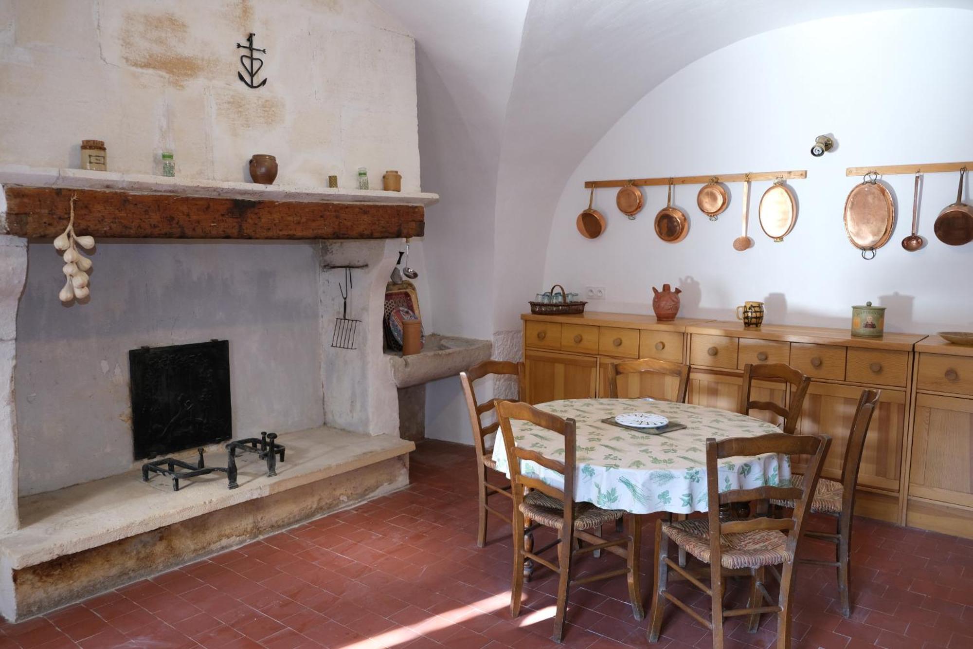 Typical Mas Provencal With Swimming Pool In A Small Hamlet Near Mouries In The Alpilles In Provence- 8 Persons Villa Exterior foto